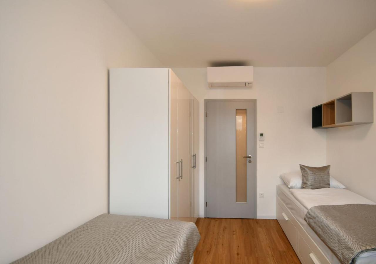 Appartement Efi Holzova 28