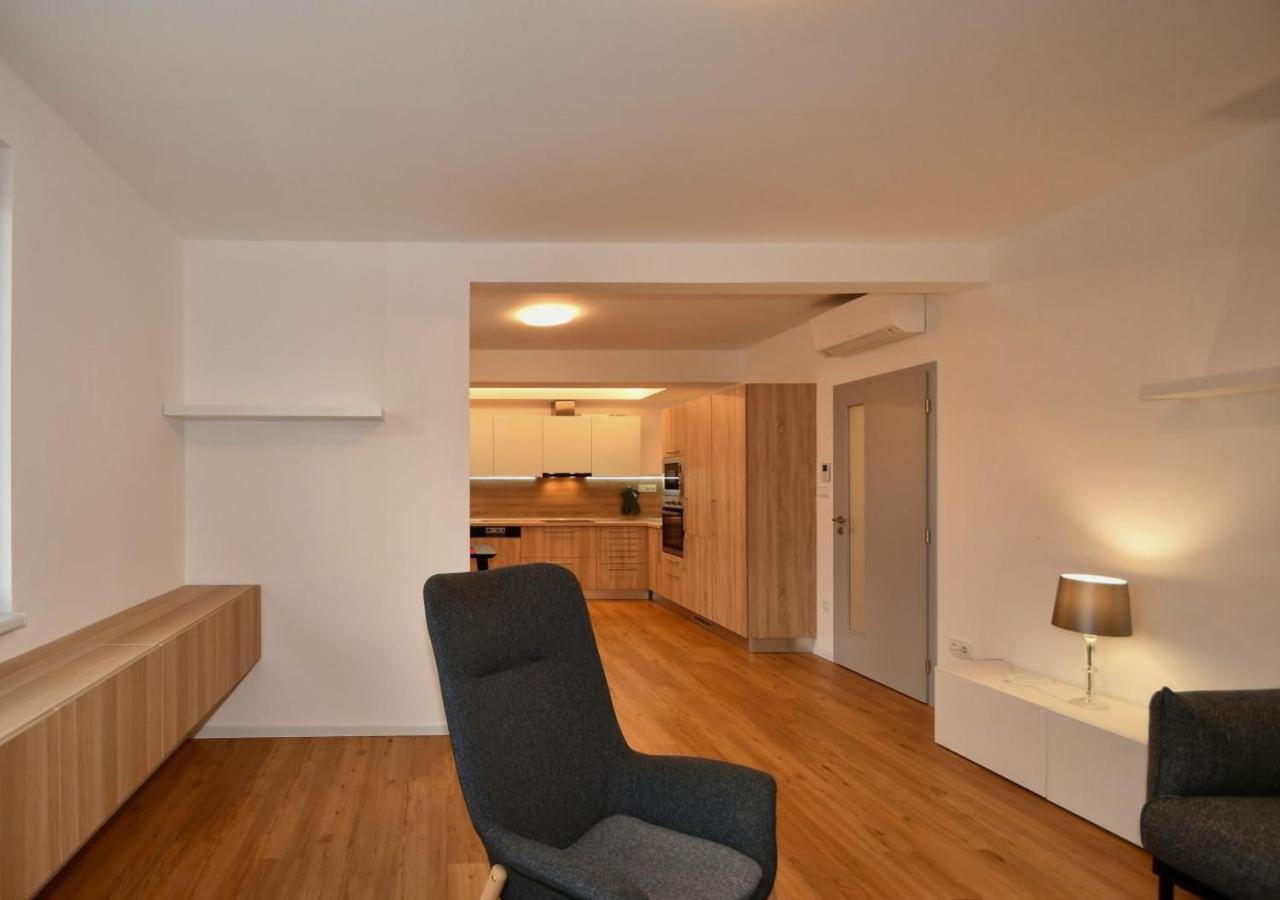 Appartement Efi Holzova 28