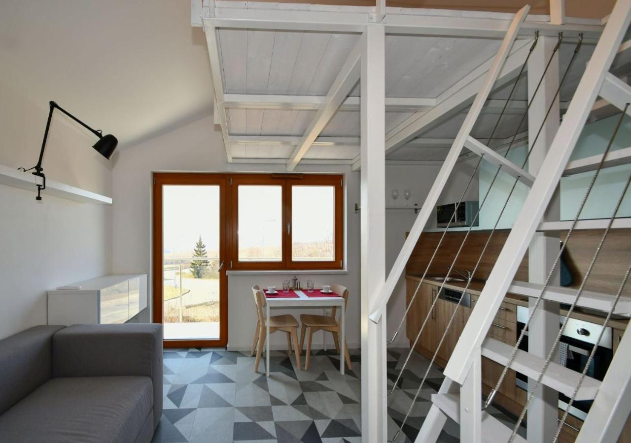 Efi Holzova 28 Appartement